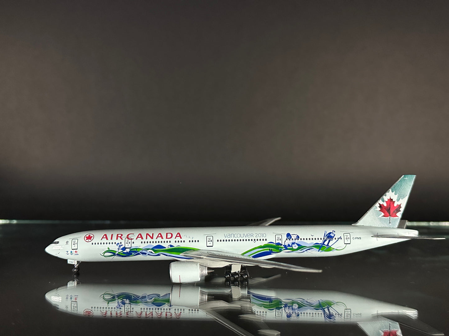 DragonWings Air Canada "Vancouver 2010" Boeing 777-300 (C-FIVS)