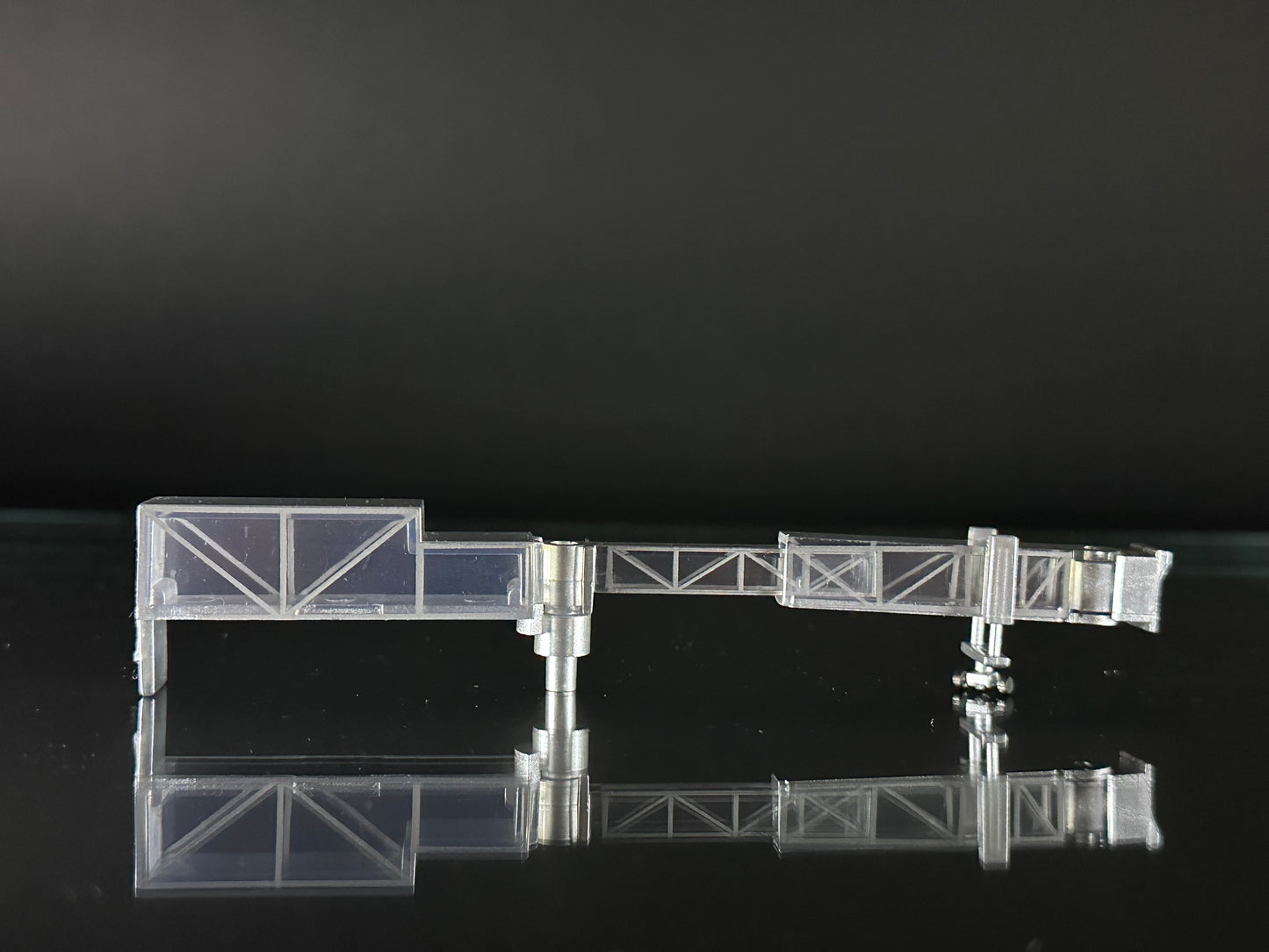 1:400 Jetbridge and Flood Light Set (Glass)
