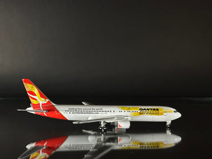 1:400 Qantas Boeing 767-300 "The Wallabies" (VH-OGL)