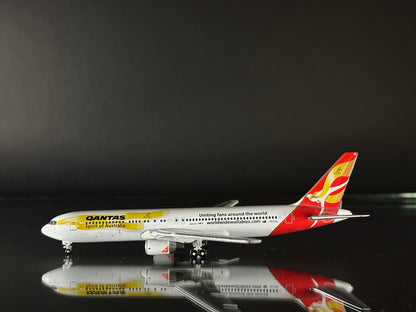 1:400 Qantas Boeing 767-300 "The Wallabies" (VH-OGL)