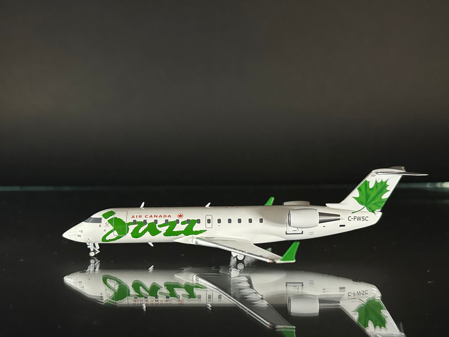 1:200 NG MODELS AIR CANADA JAZZ GREEN CRJ-100ER C-FWSC