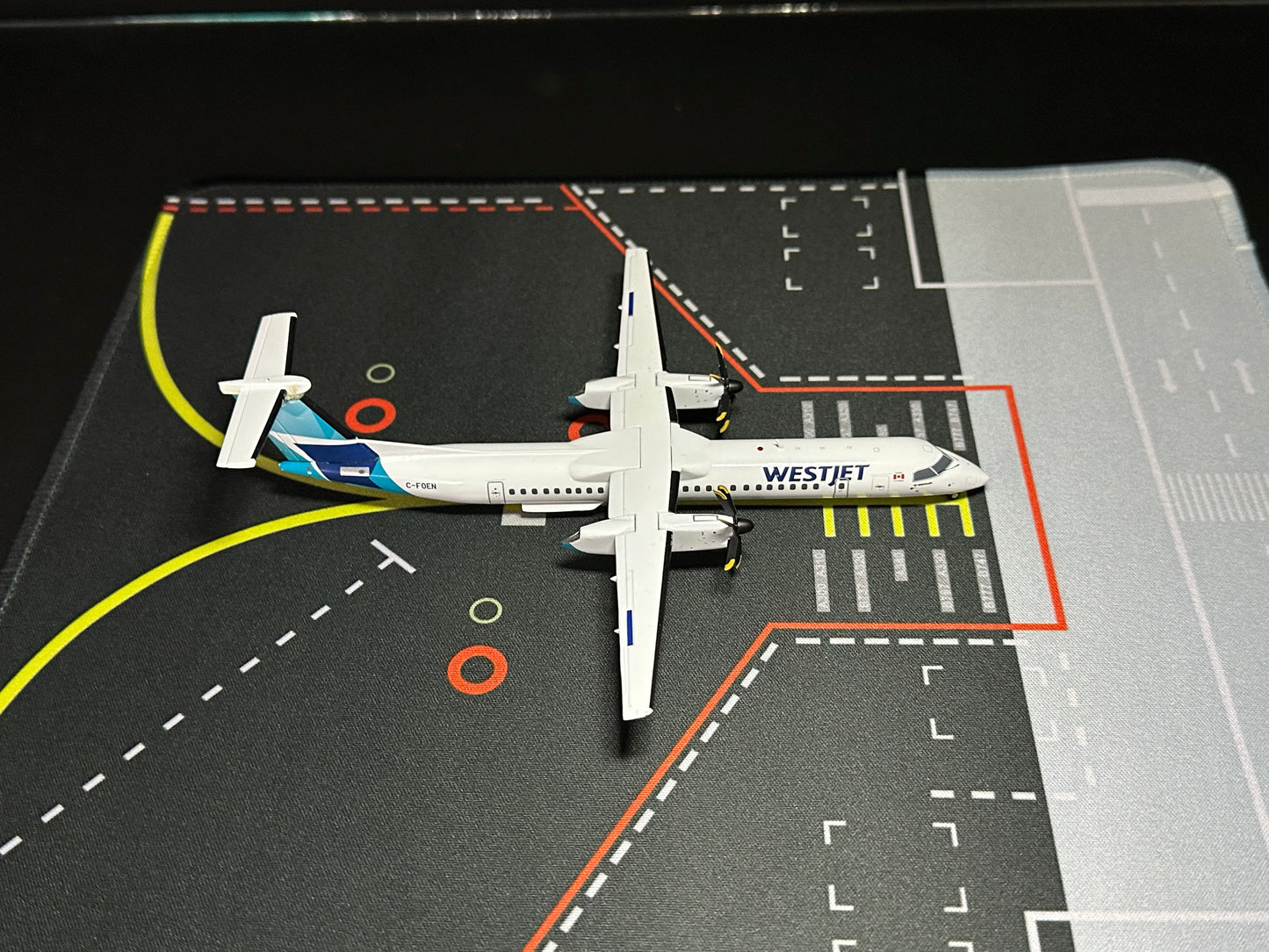 Black Airport Apron Mat (ALL SCALE)