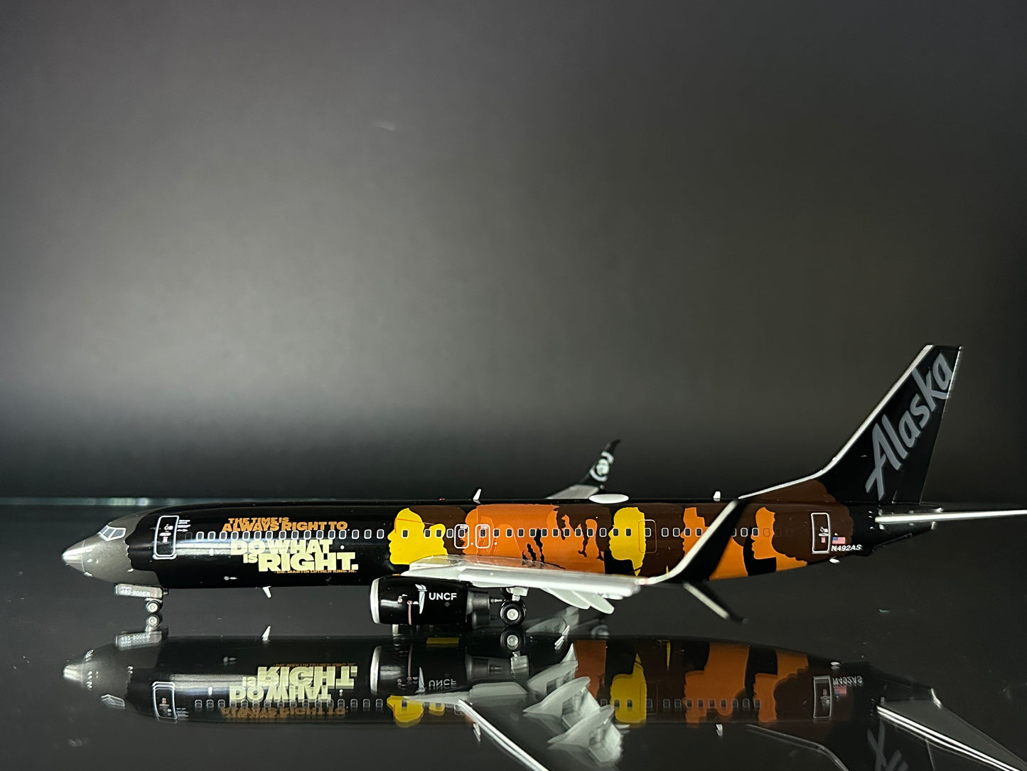 GEMINI200 ALAKSA AIRLINES (FD) B737-900ER N492AS