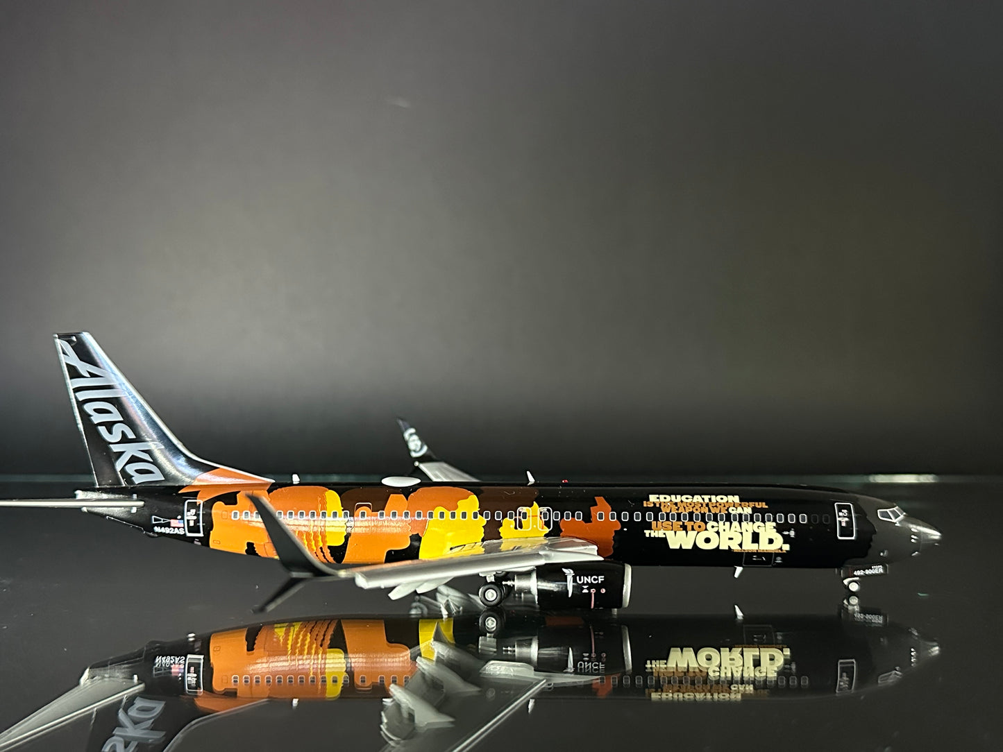 GEMINI200 ALAKSA AIRLINES (FD) B737-900ER N492AS