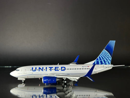 GEMINI200 UNITED B737-700 N21723 (FLAPS DOWN)