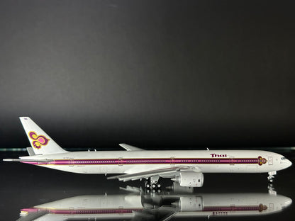 JC Wings 1:400 Thai Airways Boeing 777‑300 HS‑TKE (FLAPS DOWN)