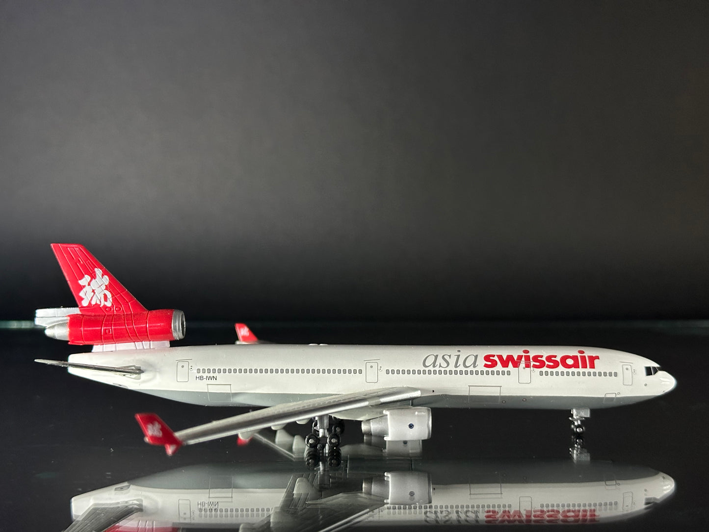 *RARE* Dragon Wings 1:400 Swissair Asia MD‑11