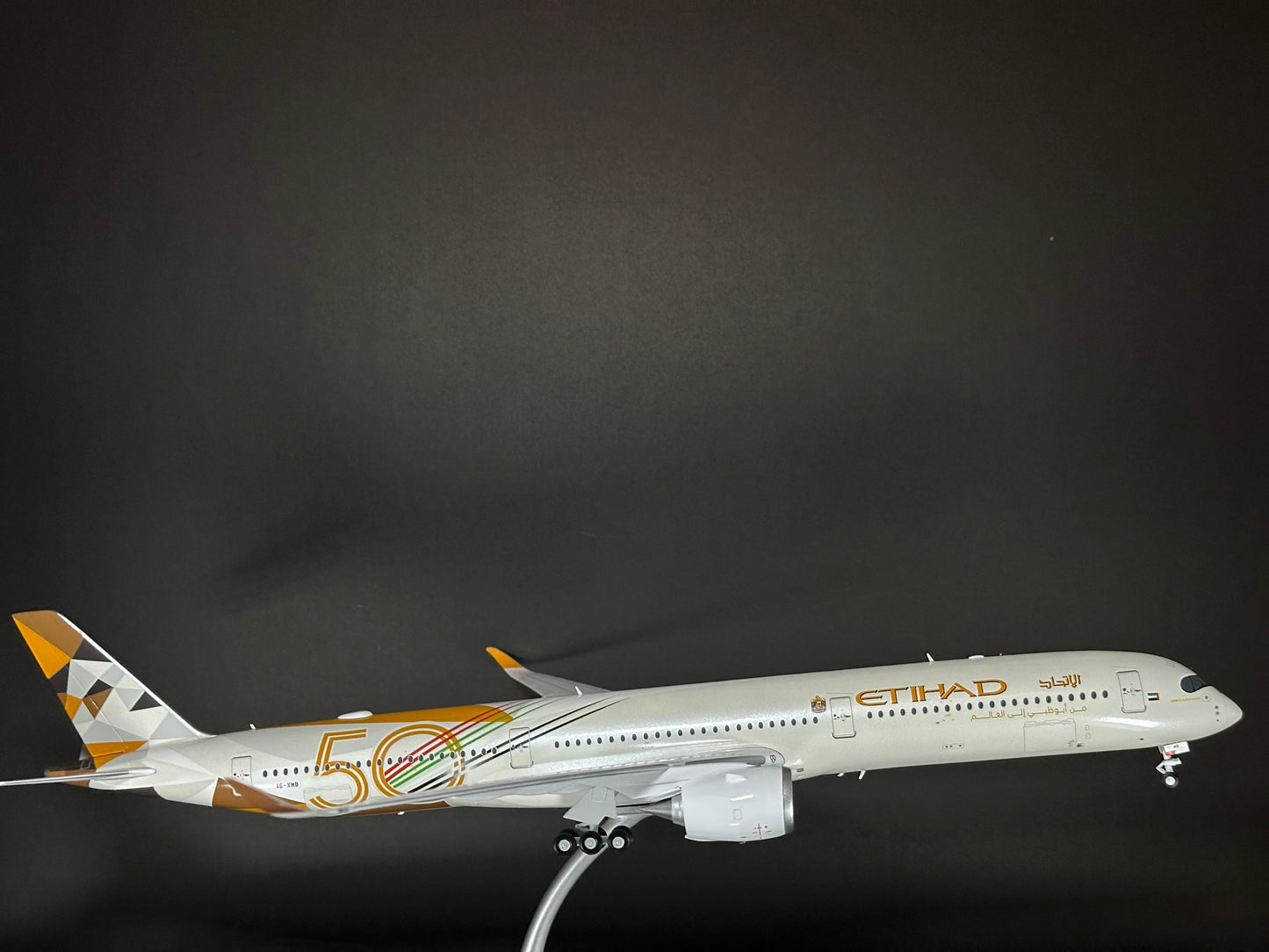 JC Wings 1:200 Etihad Airways Airbus A350-1000 “50 Years” A6-XWB