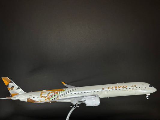JC Wings 1:200 Etihad Airways Airbus A350-1000 “50 Years” A6-XWB