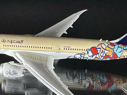 JC WINGS Saudi Arabian Airlines (Arab Calligraphy Year) FD B787-9 HZ-AR13