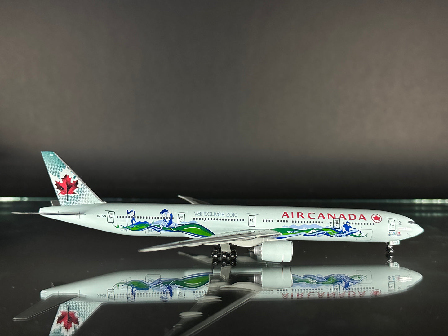 DragonWings Air Canada "Vancouver 2010" Boeing 777-300 (C-FIVS)