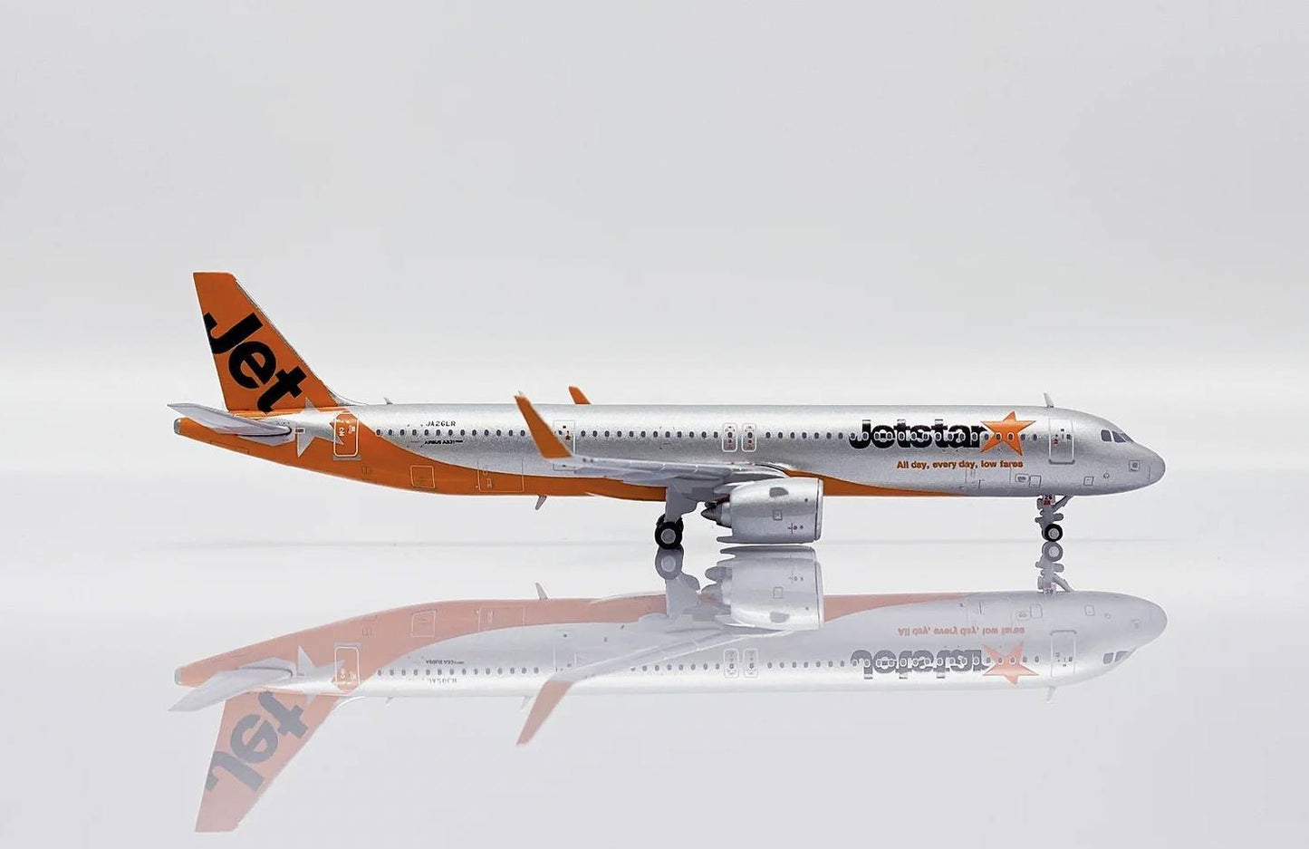JC WINGS JETSTAR A321NEO JA26LR