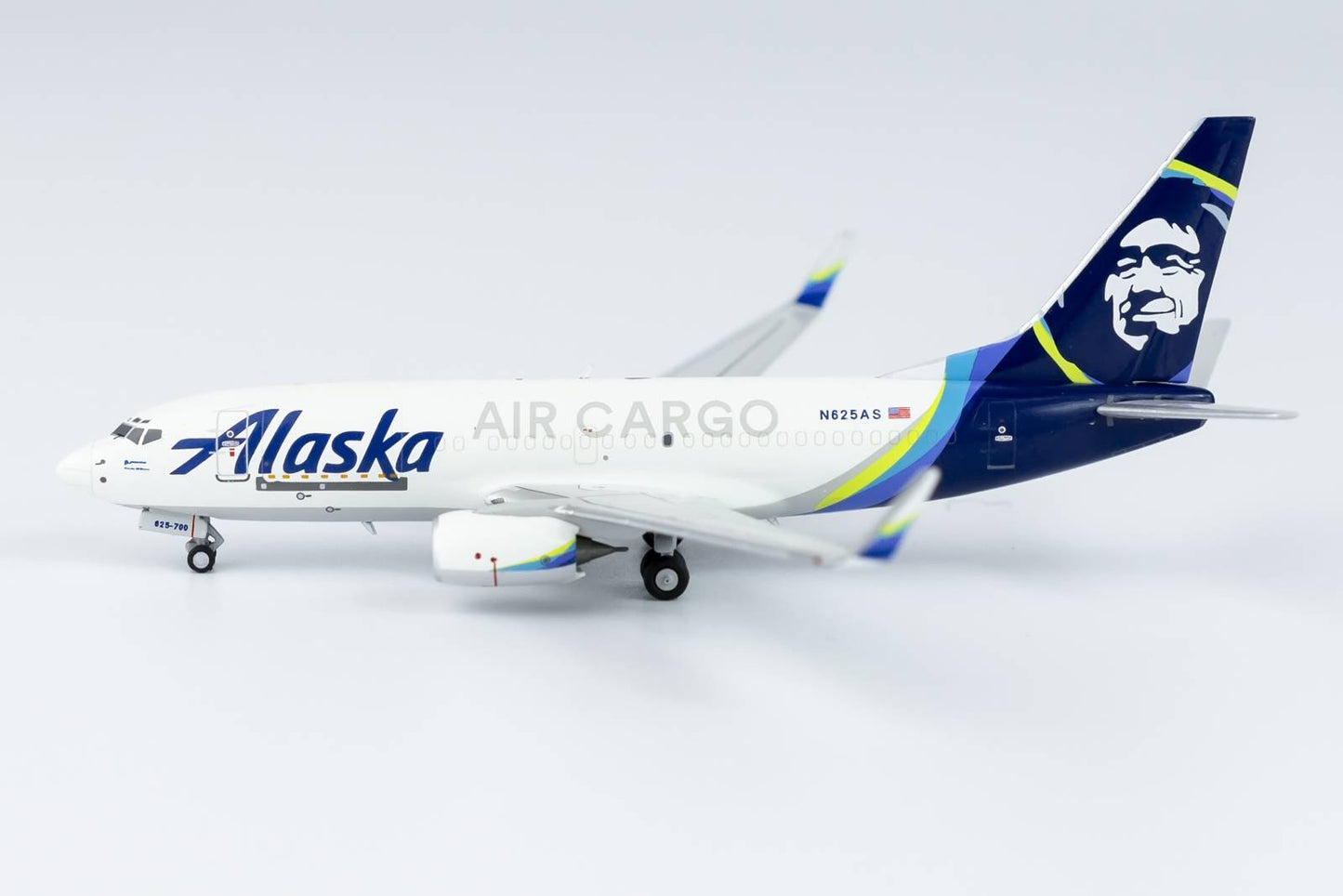NG ALASKA CARGO B737-700BDSF N625AS